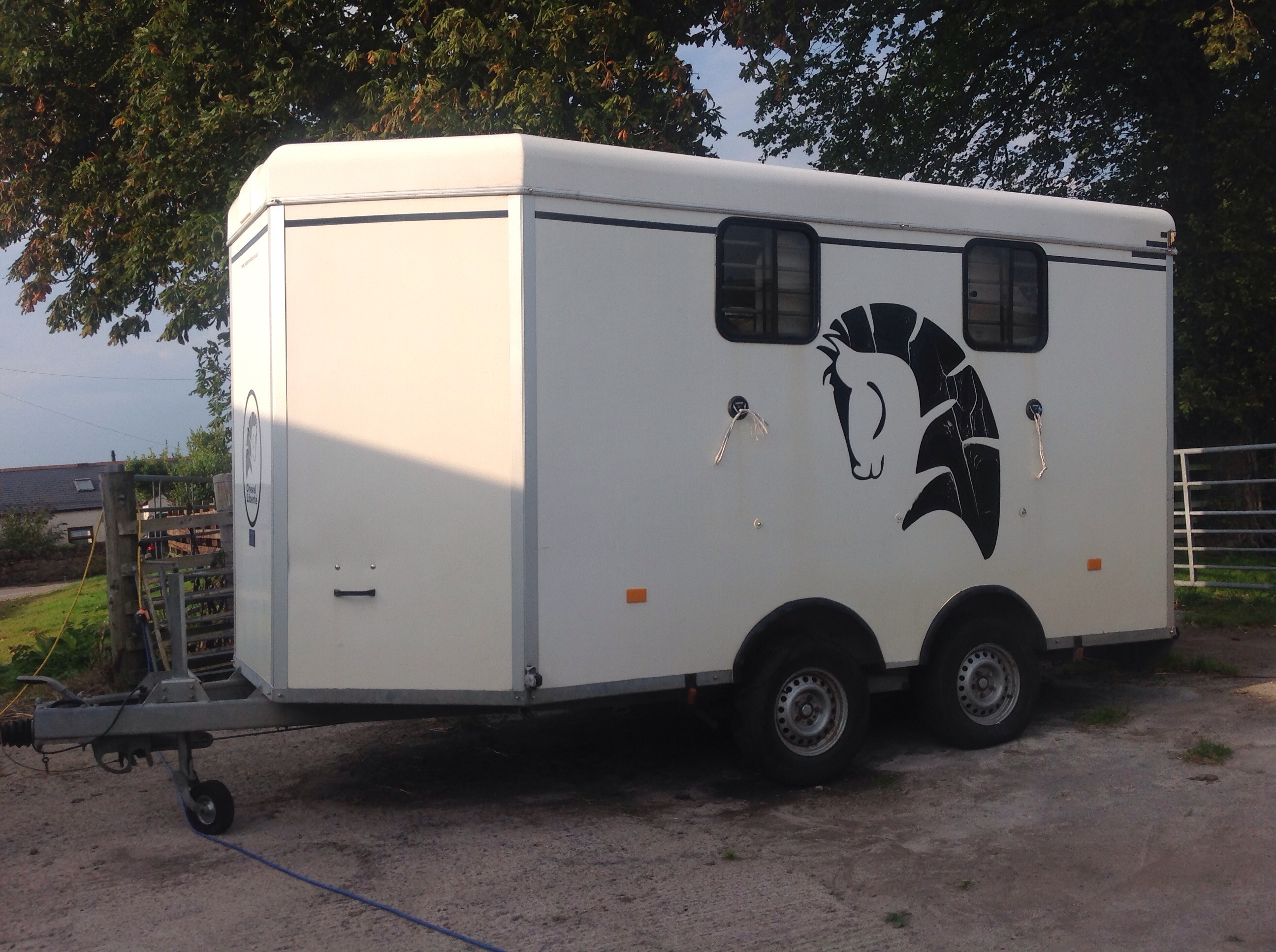 Lightweight large trailer